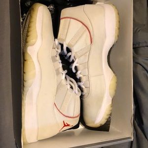 Jordan 11 platinum tint